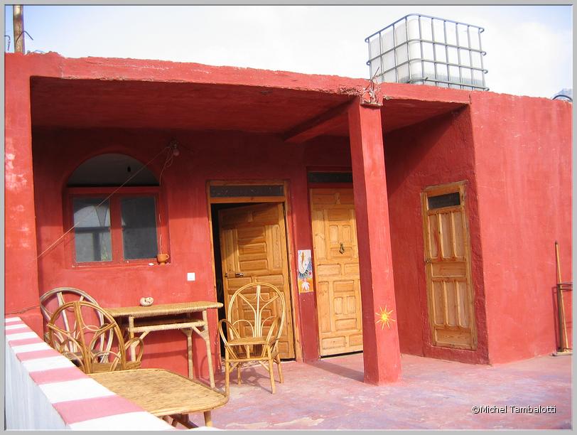 Maroc 2006 - 0007 - Chambres en terrasse Café Rueda