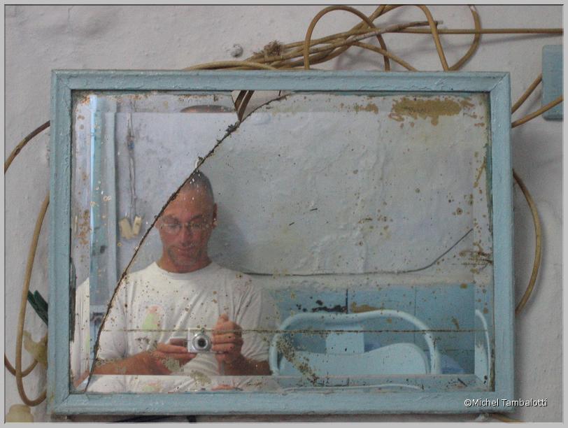 Maroc 2006 - 0194 - Le miroir du barbier